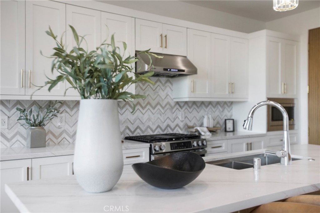 MLS #OC25233088 image #8