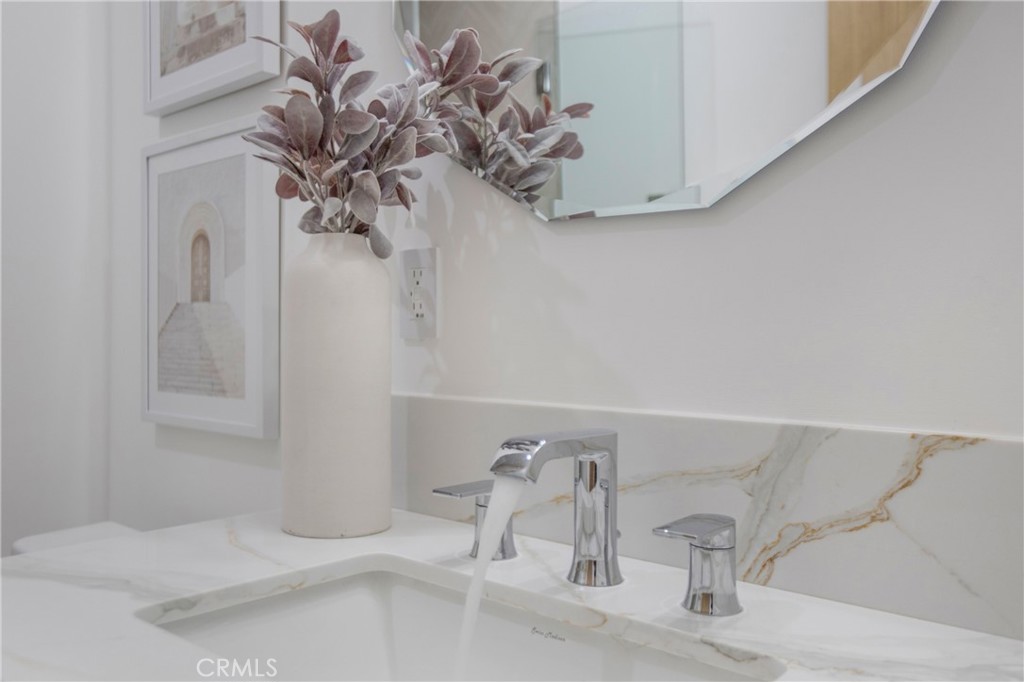 MLS #OC25233090 image #17