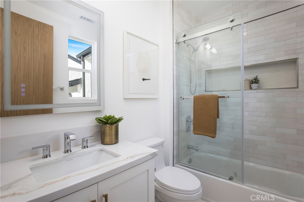 MLS #OC25233090 image #33