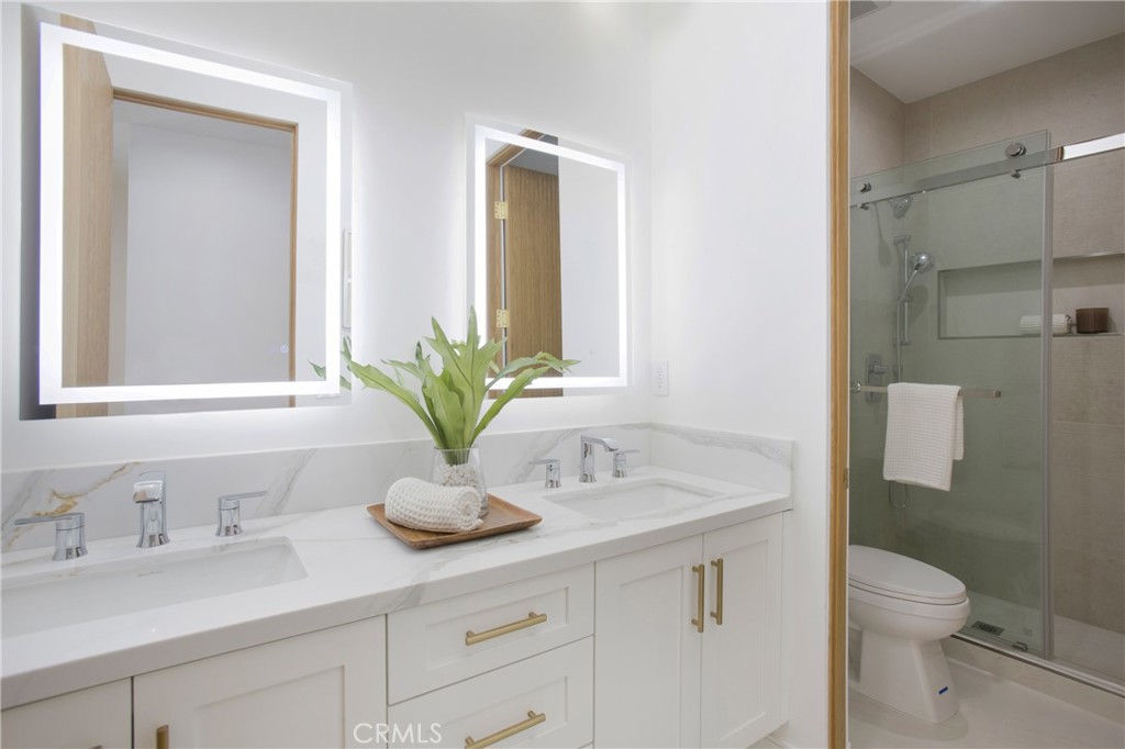 MLS #OC25233090 image #34