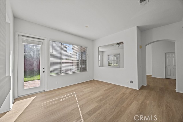 MLS #OC25233092 image #10