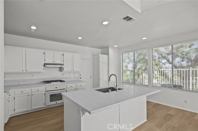 MLS #OC25233092 image #13