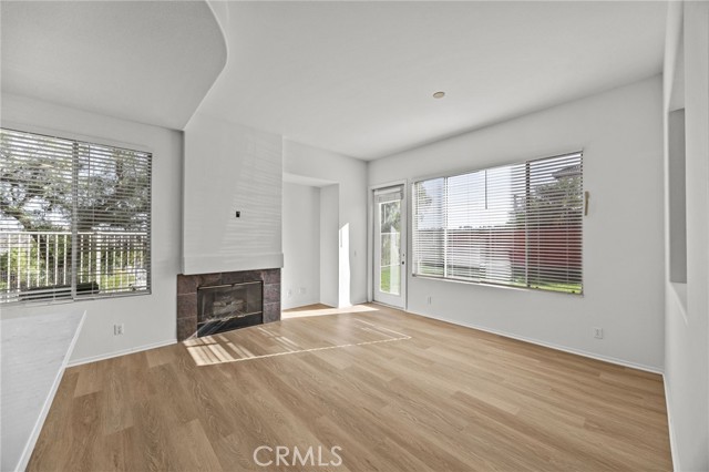 MLS #OC25233092 image #6