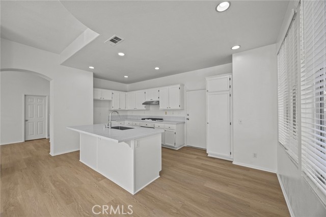 MLS #OC25233092 image #9