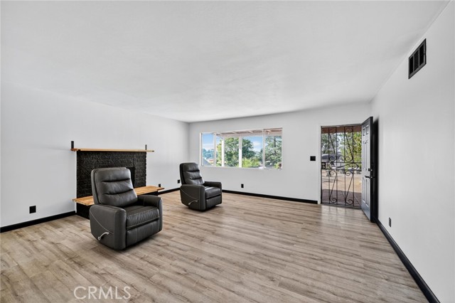 MLS #OC25233104 image #23