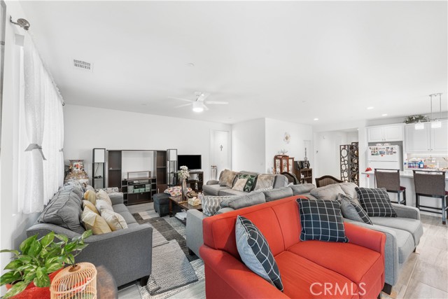 MLS #OC25233136 image #10