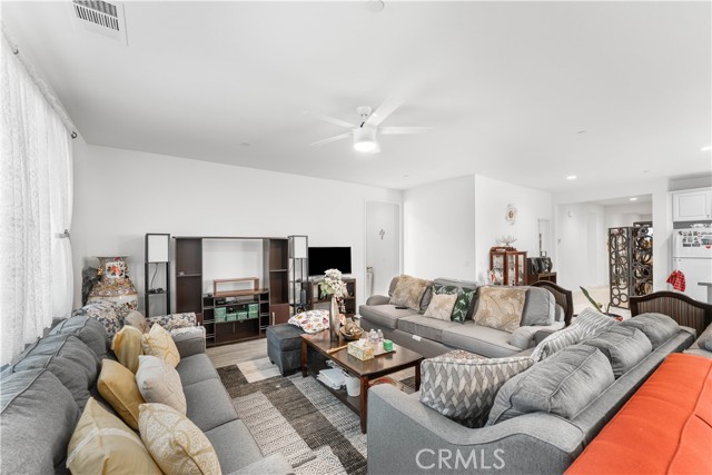 MLS #OC25233136 image #14