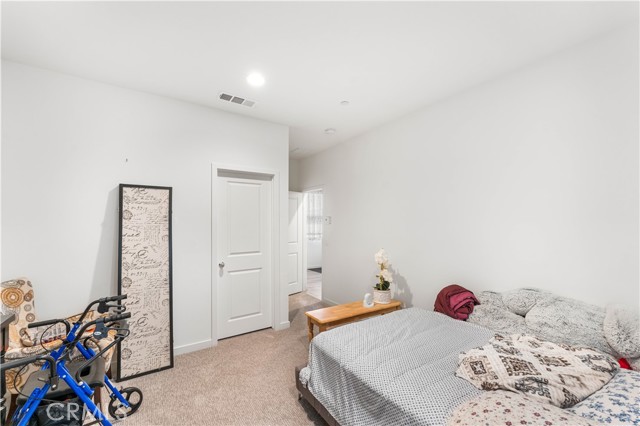 MLS #OC25233136 image #33