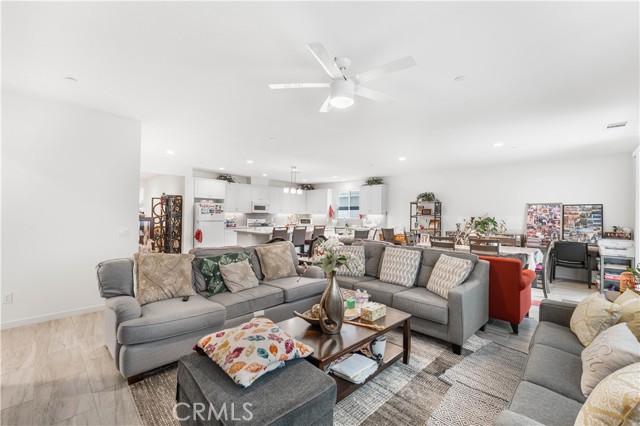 MLS #OC25233136 image #7