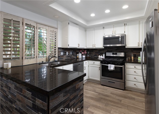 MLS #OC25233188 image #16