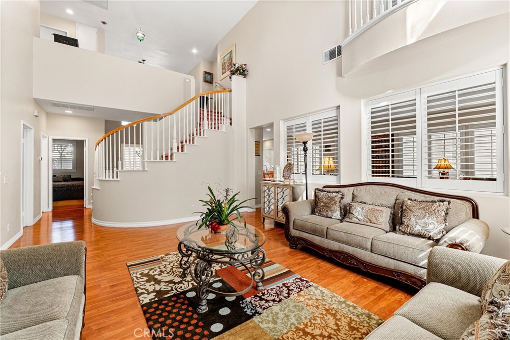 MLS #OC25233238 image #3