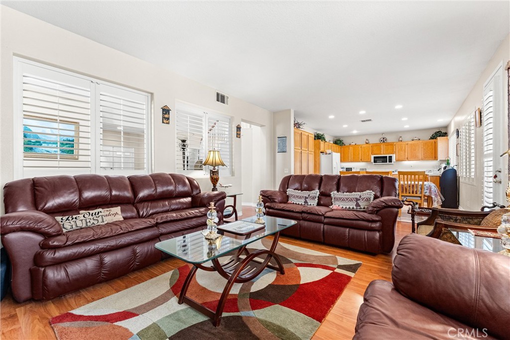 MLS #OC25233238 image #9