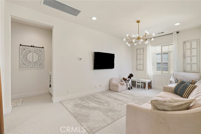 MLS #OC25233356 image #19