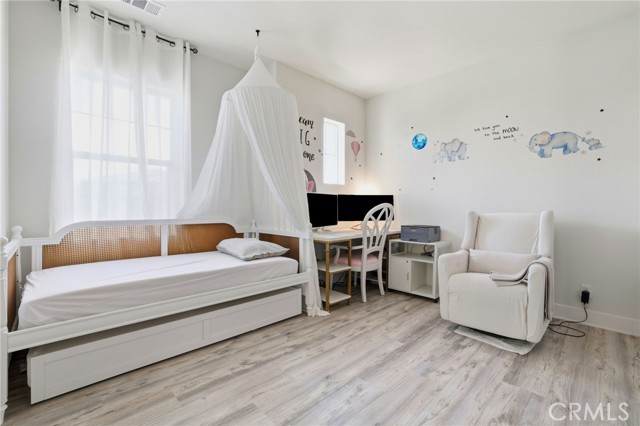 MLS #OC25233356 image #25