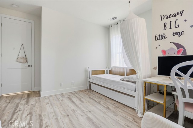 MLS #OC25233356 image #26