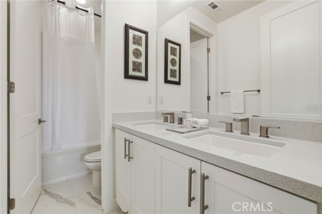 MLS #OC25233356 image #37