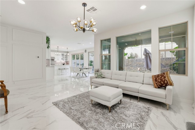 MLS #OC25233356 image #6