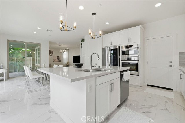 MLS #OC25233356 image #9