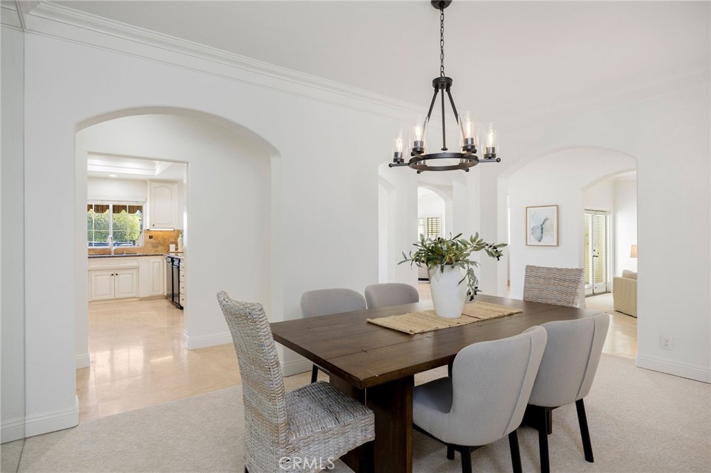 MLS #OC25233382 image #10