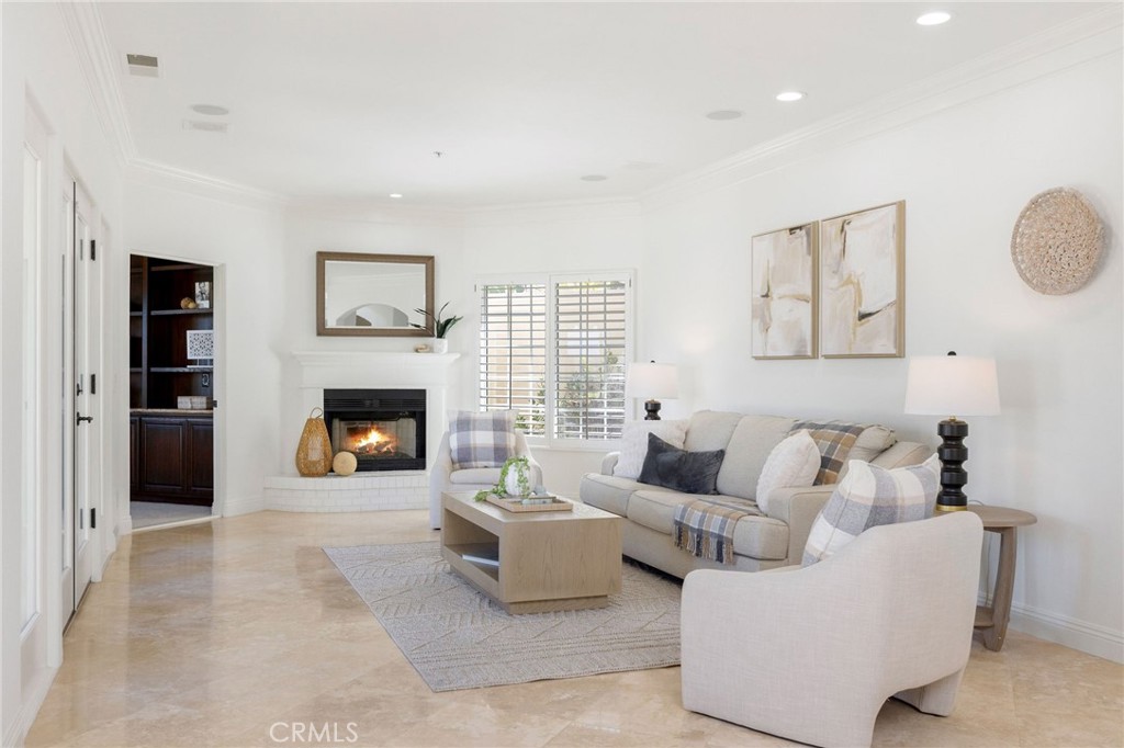 MLS #OC25233382 image #22