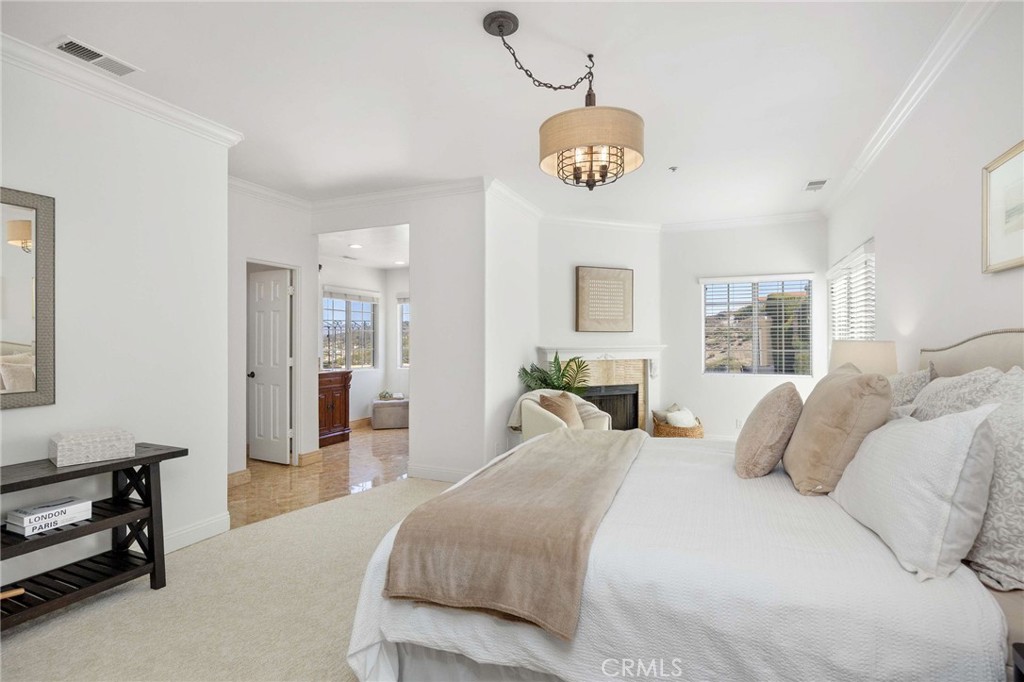 MLS #OC25233382 image #27