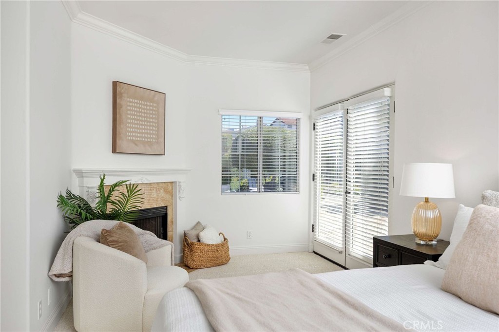 MLS #OC25233382 image #30