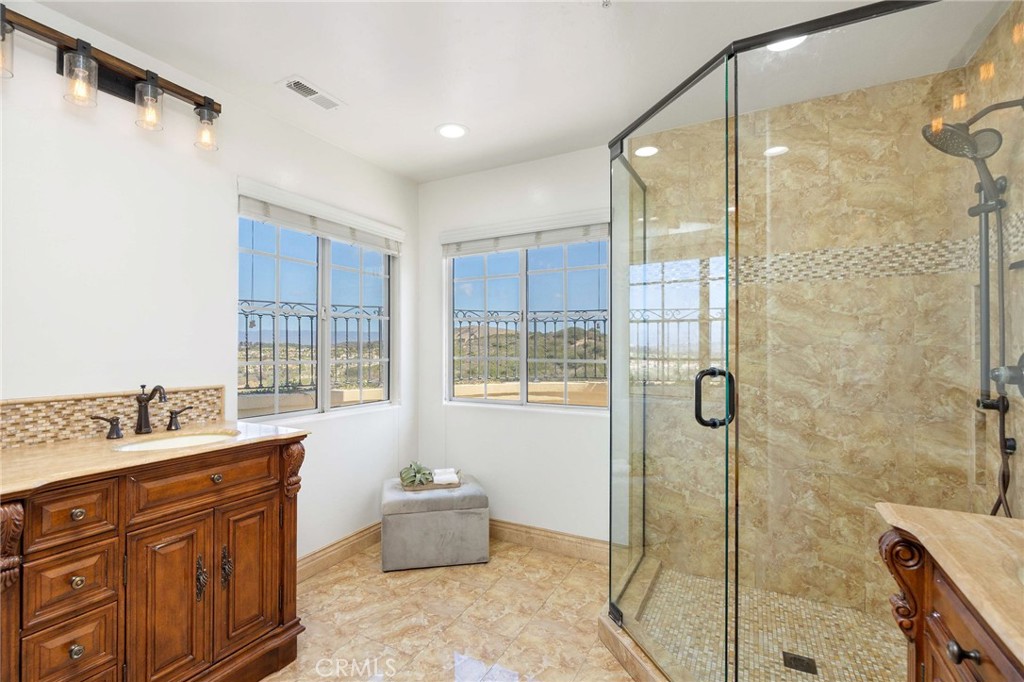 MLS #OC25233382 image #31