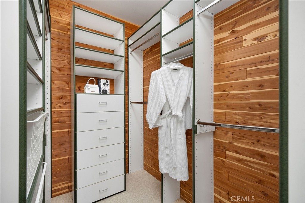 MLS #OC25233382 image #33