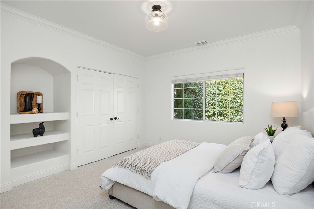 MLS #OC25233382 image #34