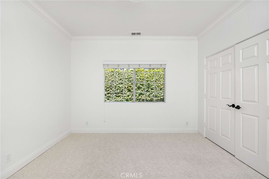 MLS #OC25233382 image #36