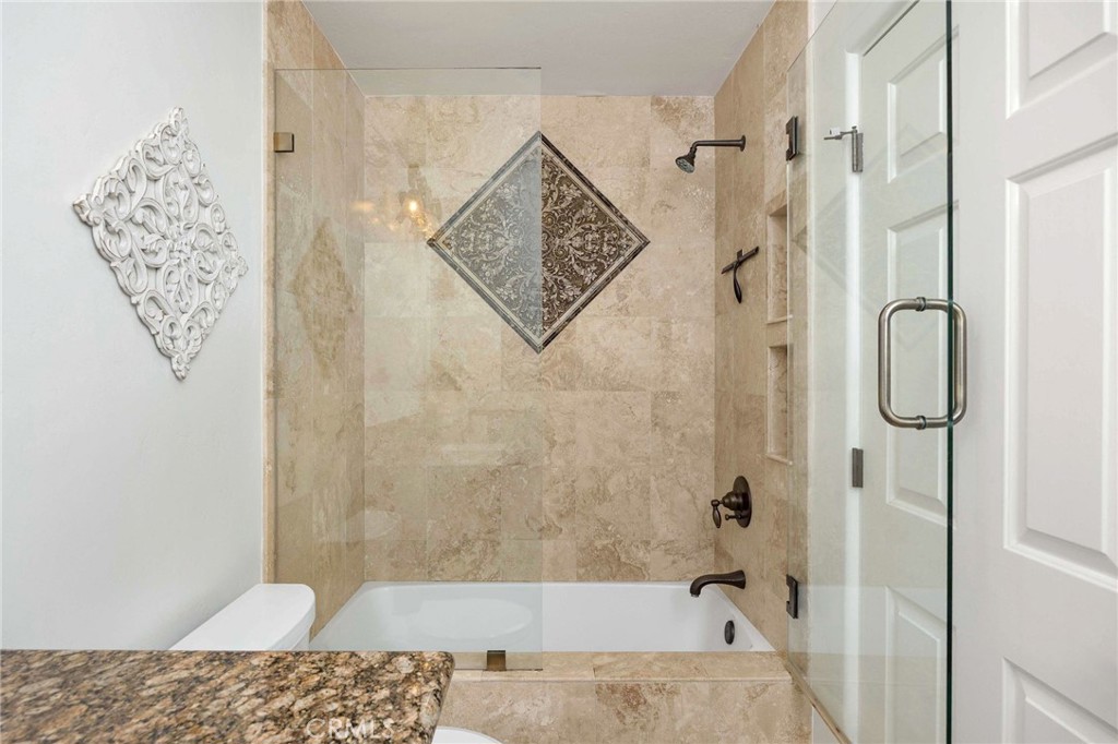 MLS #OC25233382 image #40