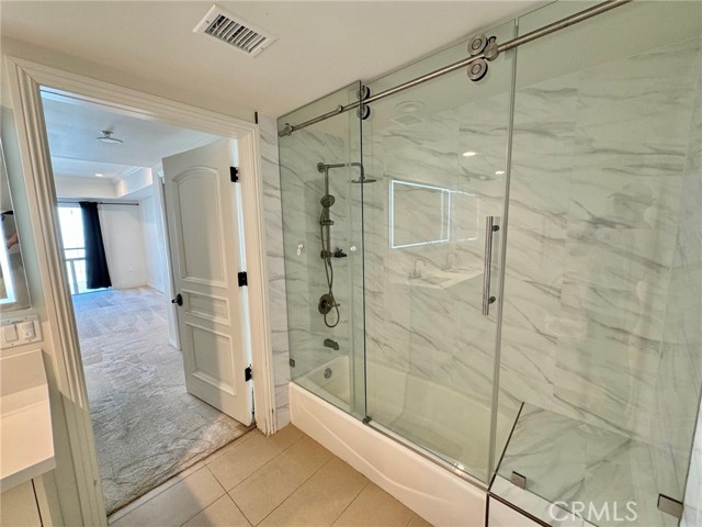 MLS #OC25233540 image #9