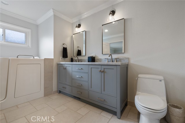 MLS #OC25233546 image #14