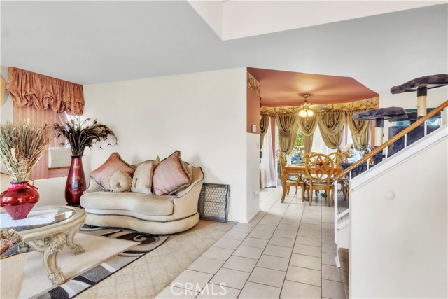 MLS #OC25233551 image #2