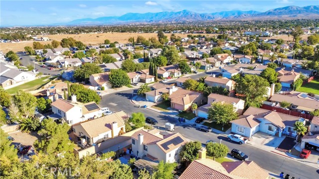 MLS #OC25233551 image #31