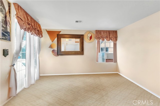 MLS #OC25233551 image #4