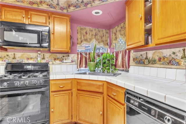 MLS #OC25233551 image #9