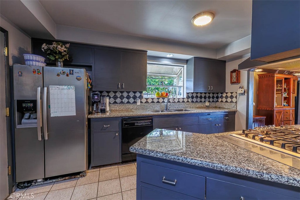 MLS #OC25233704 image #11