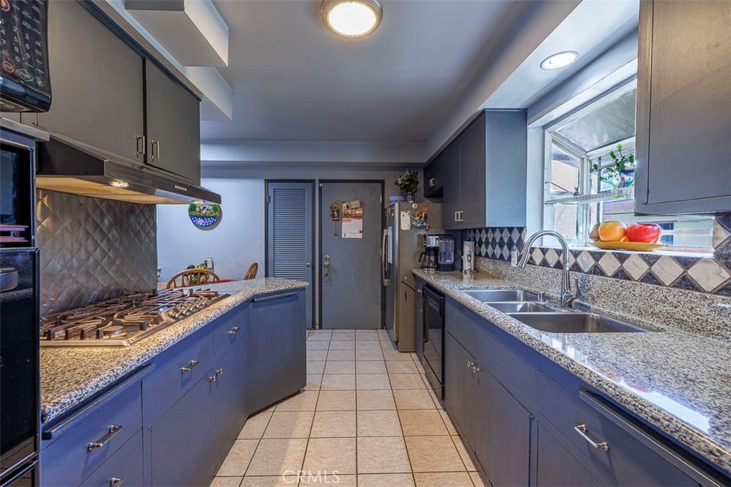 MLS #OC25233704 image #14