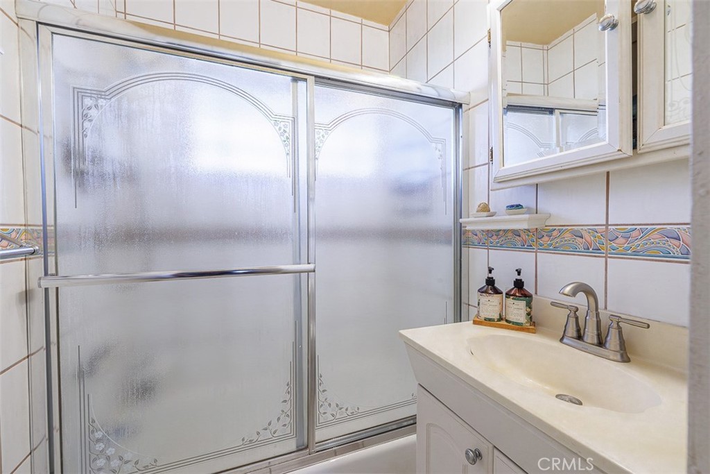 MLS #OC25233704 image #18