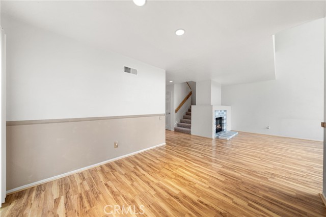 MLS #OC25233706 image #10