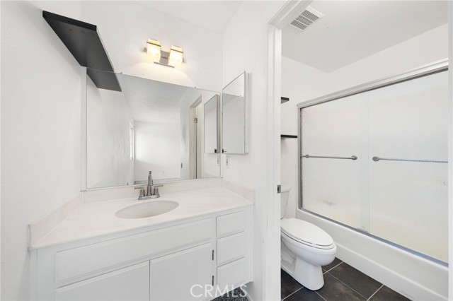 MLS #OC25233706 image #32