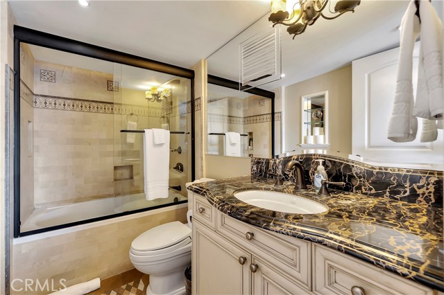 MLS #OC25233708 image #33