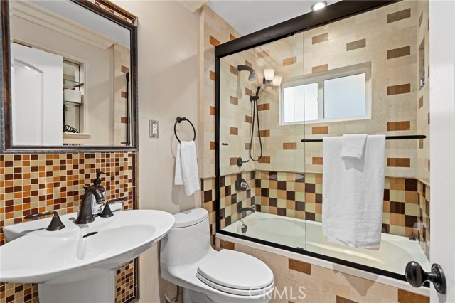 MLS #OC25233708 image #37