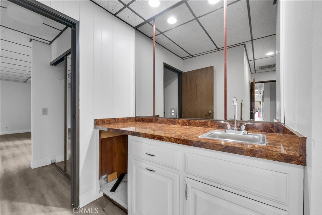 MLS #OC25233768 image #32