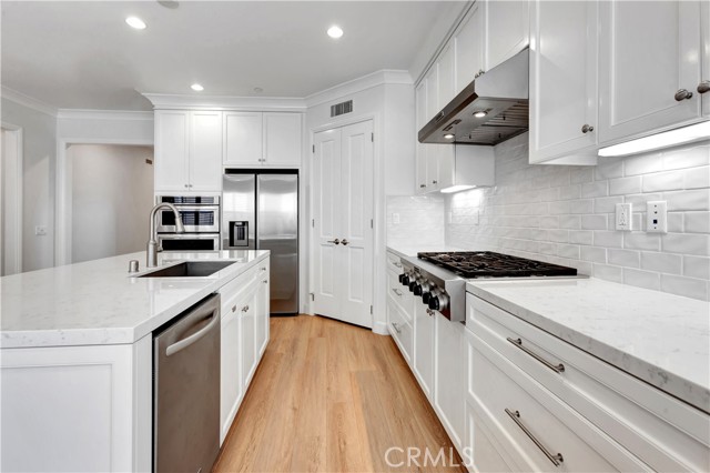 MLS #OC25233799 image #8