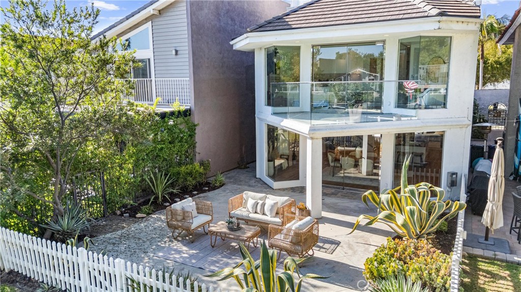 MLS #OC25233854 image #1