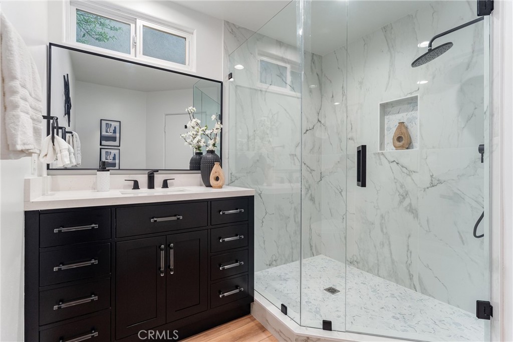 MLS #OC25233854 image #17