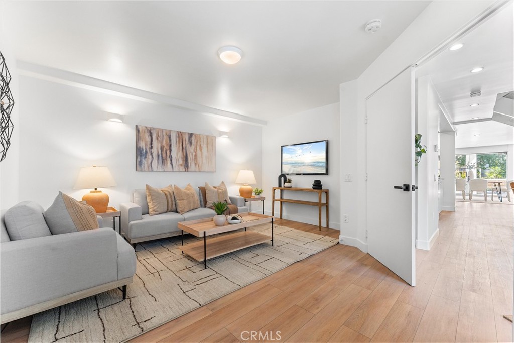 MLS #OC25233854 image #19