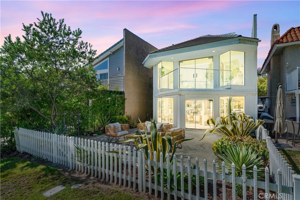 MLS #OC25233854 image #2